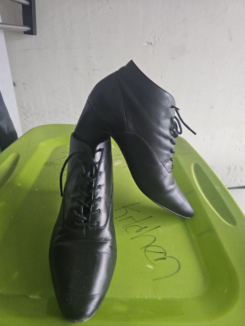 Womans Blavk Leather Boots